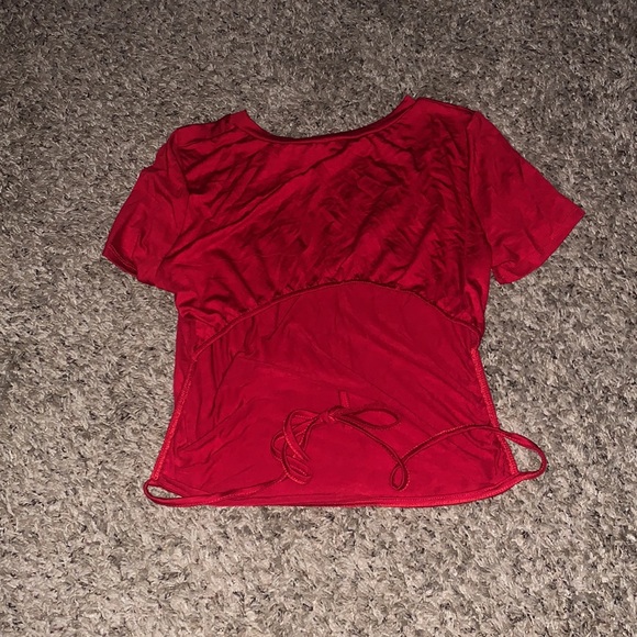 Tie back tshirt - Picture 3 of 3